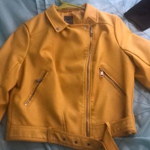 NEVER BEFORE WORN Yellow buckled jacket